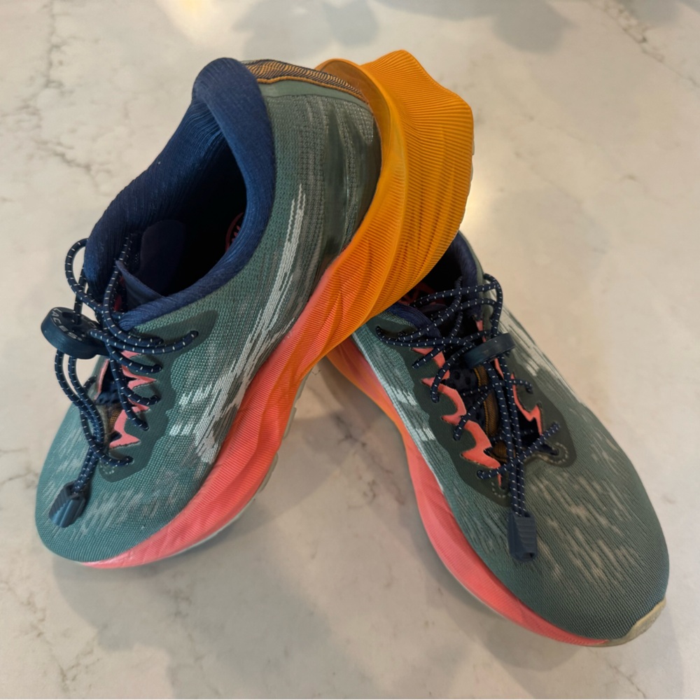 (SOLD) ASICS Novablast 3.0 TR - women size 5.5